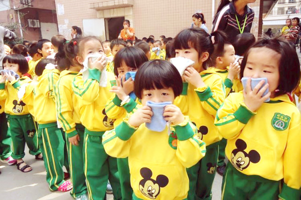 (幼兒園小班教師論文)范文：探討如何在幼兒園開展社團(tuán)活動(dòng)