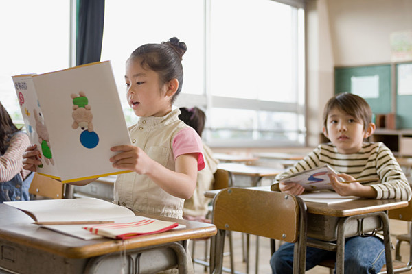 (幼兒園論文)范文:淺談幼兒園環境創設的困惑與建議 (幼兒園論文)范文:淺談幼兒園環境創設的困惑與建議